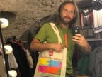 Lire la suite de : Expatrié et végan : Jay et son one-man-show World Man Bio.
