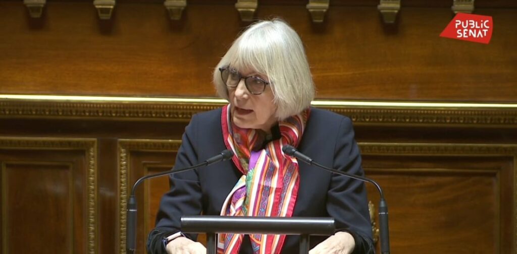 Claudine Lepage à la tribune du Sénat en Claudine Lepage à la tribune du Sénat en