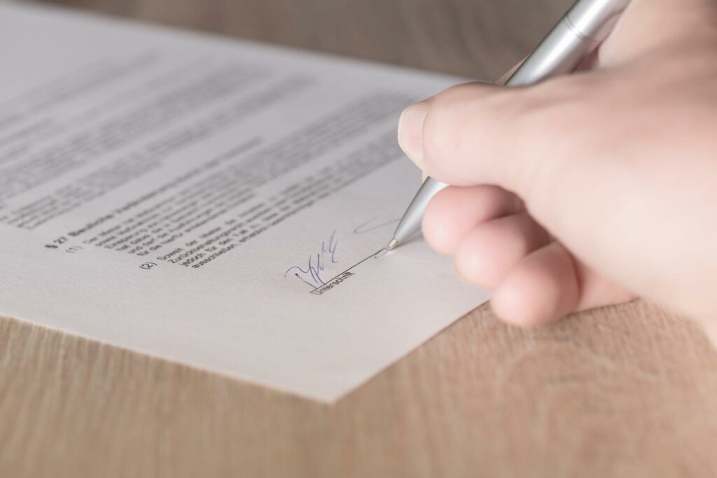 contract-gd7d67884e_1920